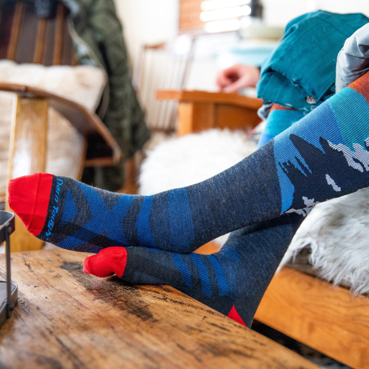 Darn Tough Mens Solstice Over-the-Calf Lightweight Ski & Snowboard Socks  -