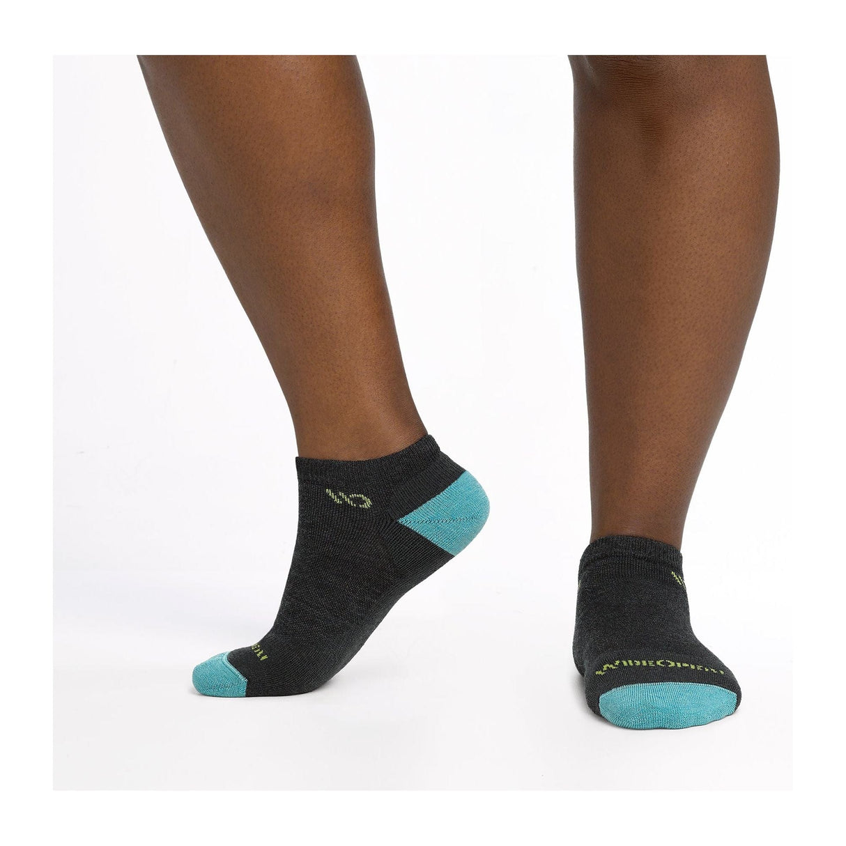 Wide Open Womens Solid Cushioned No Show Socks  -