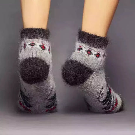 Siberia Spirit Birds and Berries Low Socks  -