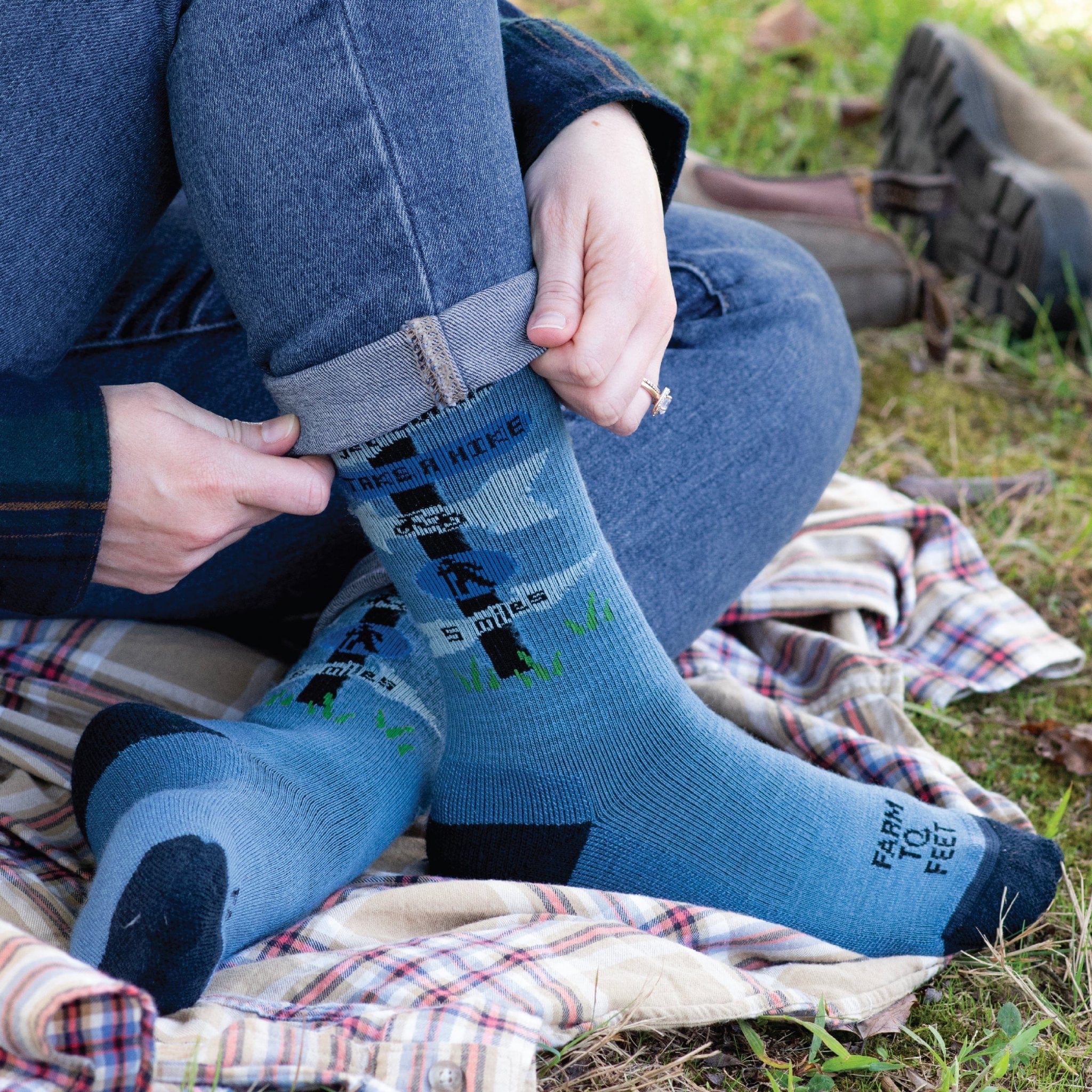 Farm to Feet Zoar Everyday Light Cushion Crew Socks  - 