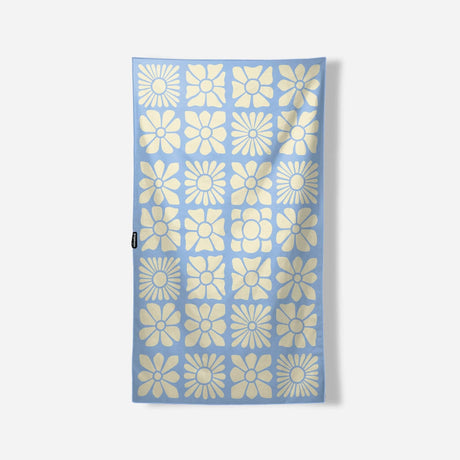 Nomadix Ultralight Towel  -  Flowerbed - Coastal Blue