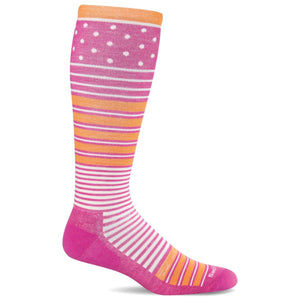 Sockwell Womens Twister Firm Compression Knee High Socks  -  Small/Medium / Raspberry